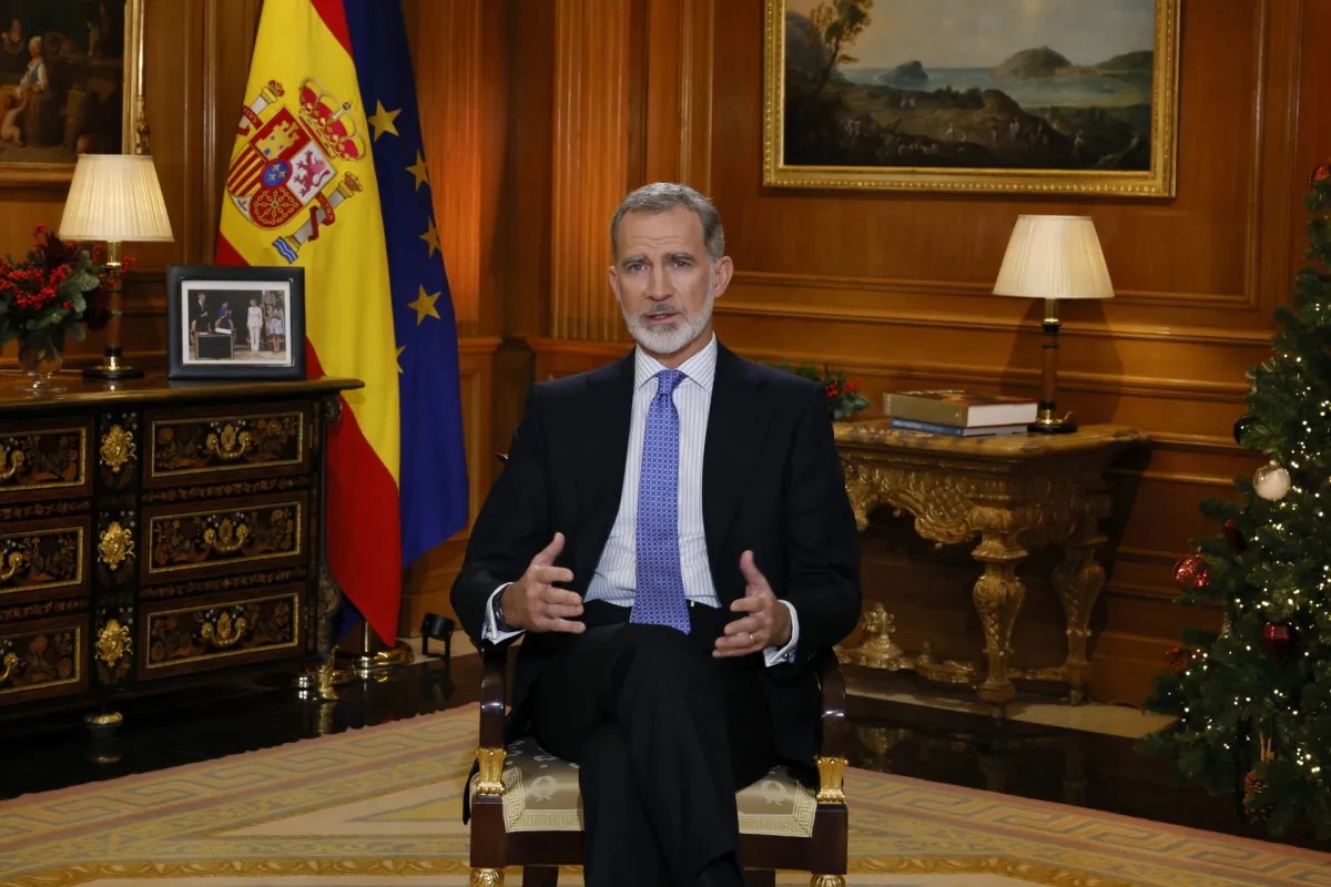 Rey Felipe advierte que fuera de la Constitución “no hay democracia ni paz”