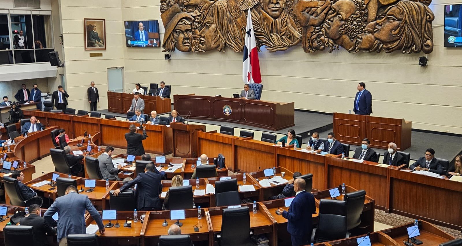 Pleno de la Asamblea en sesión permanente por presupuesto 2024