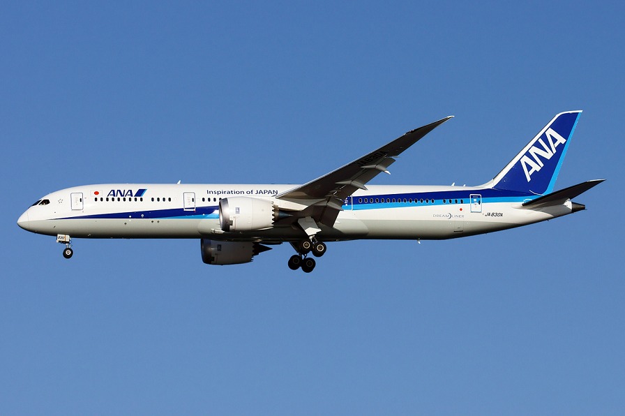 Avión regresa a Tokio tras altercado entre pasajero y azafata