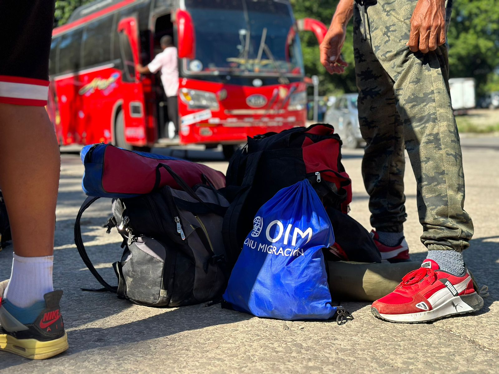 Accidente de autobús deja 20 migrantes heridos en Costa Rica