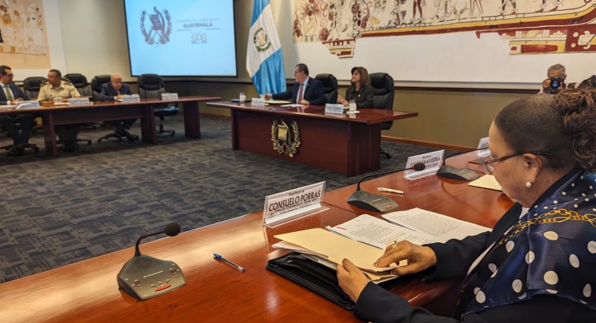 Fiscal general de Guatemala prosigue confrontación con presidente Arévalo