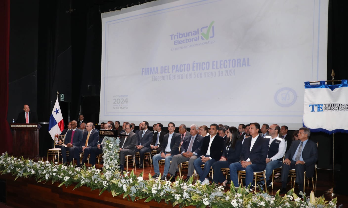 Candidatos presidenciales firman pacto ético electoral