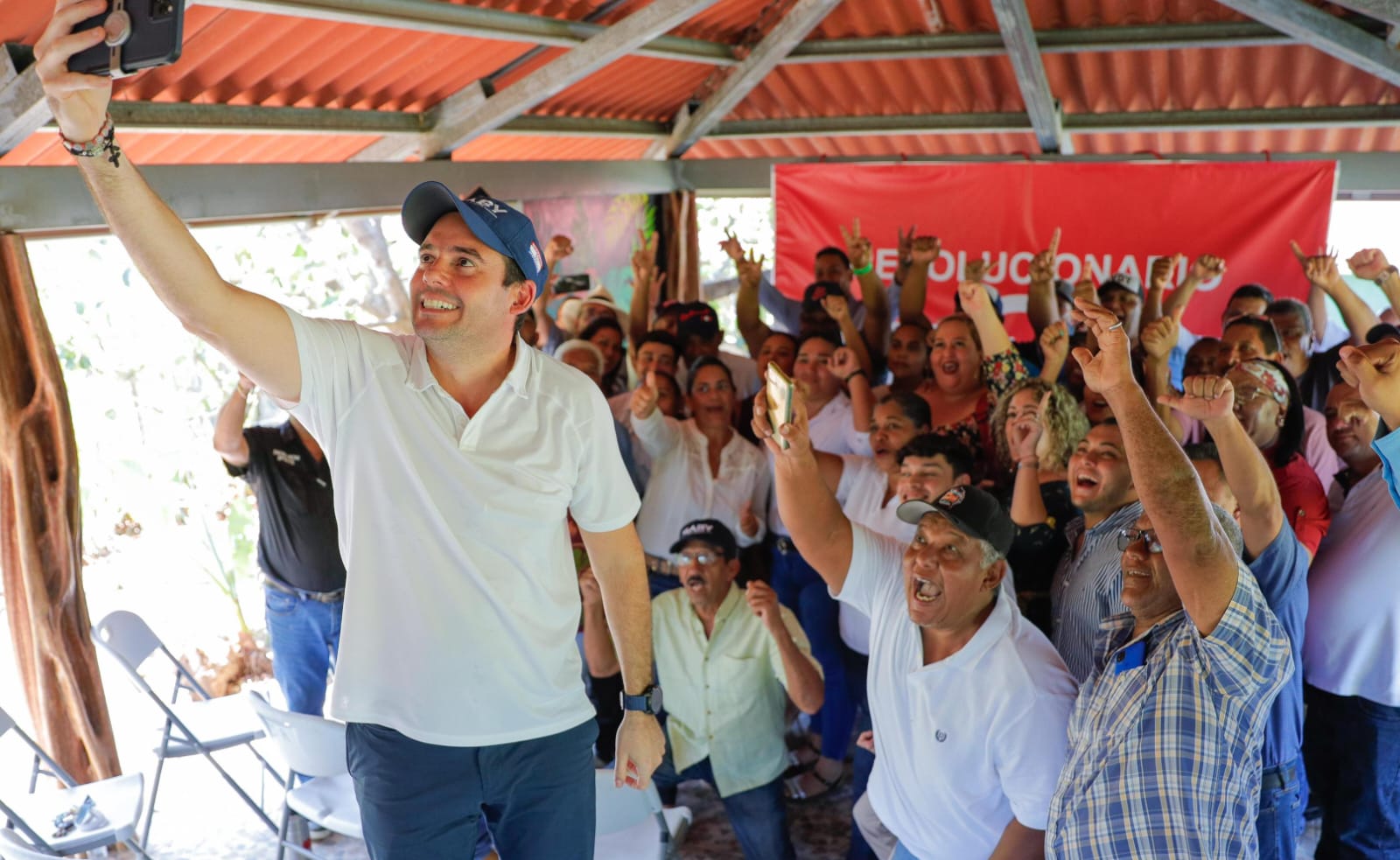 Gaby Carrizo lleva su propuesta de referendo minero a chitreanos 