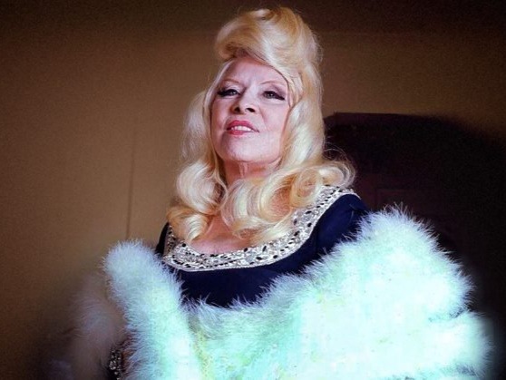 Mae West, un cóctel de curvas e inteligencia