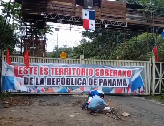 Sindicatos protestan en la entrada de Minera Panamá