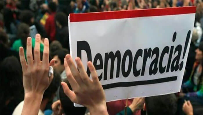 Encuesta mundial revela que la gente está inconforme con el sistema democrático