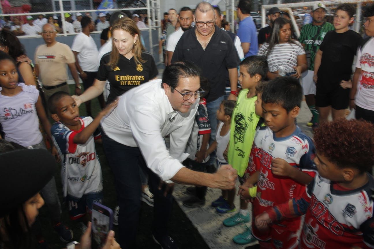 Martín Torrijos promete construcción de ciudades deportivas en Colón y Chiriquí