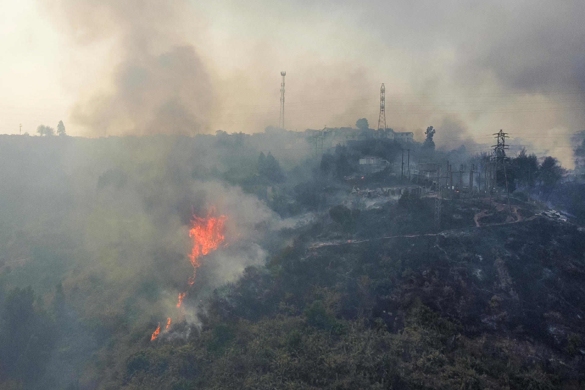 Ascienden a 46 los muertos por incendios en Chile