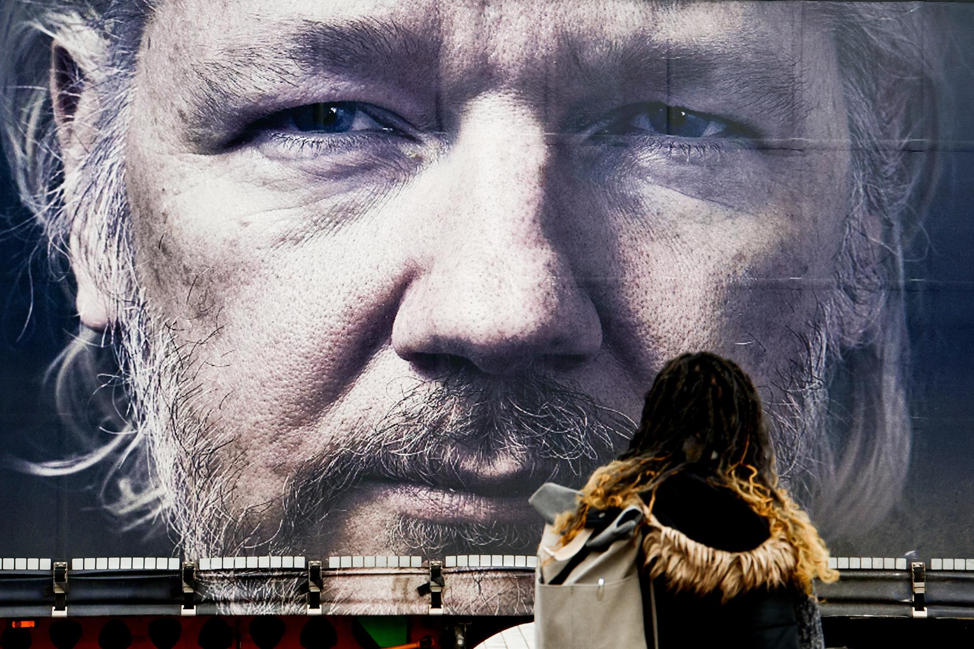 Assange se juega su última carta para evitar extradición a EE UU