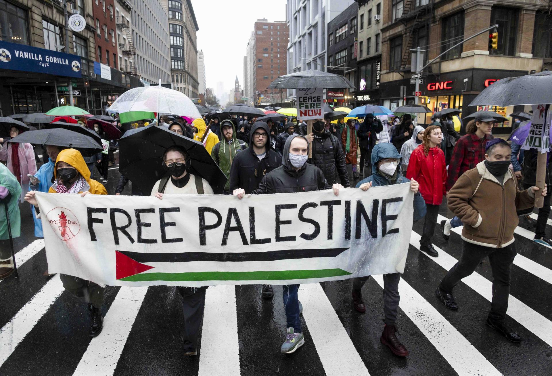 Miles de estadunidenses protestan a favor de la causa palestina