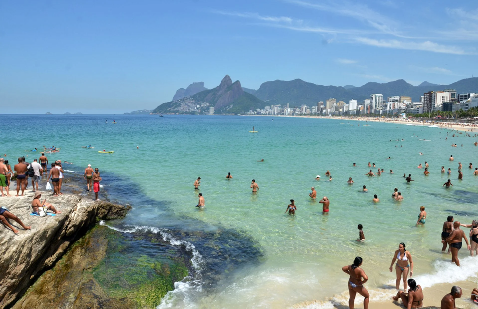Río de Janeiro envuelta en ola de calor de 62 grados de sensación térmica