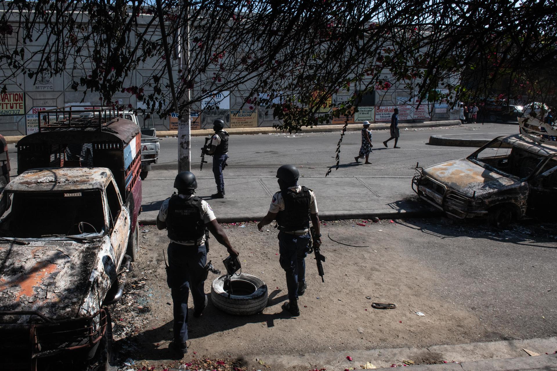 Haití sumergido en la violencia, mientras el primer ministro sigue en paradero desconocido