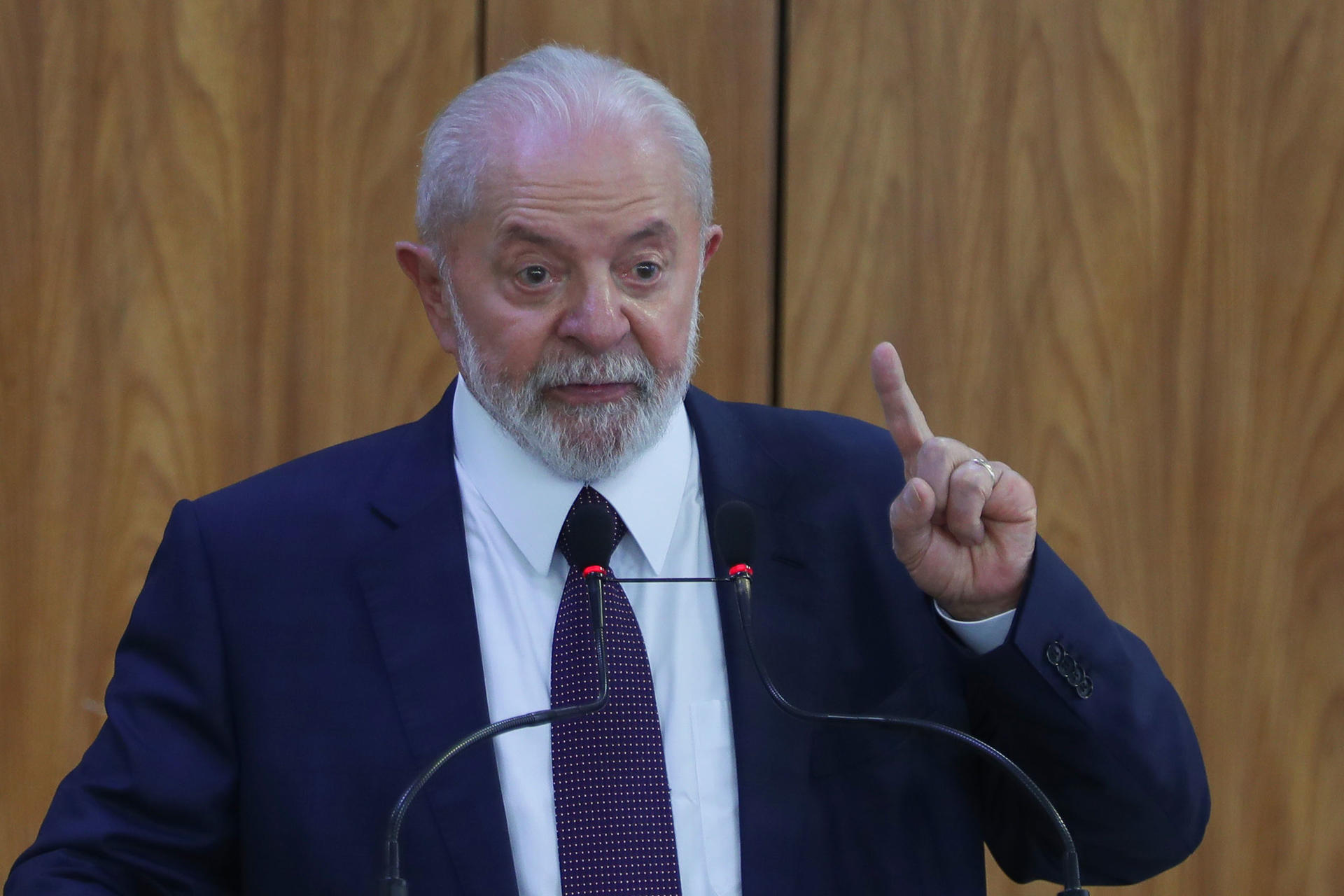 Lula respalda atropellos electorales en Venezuela