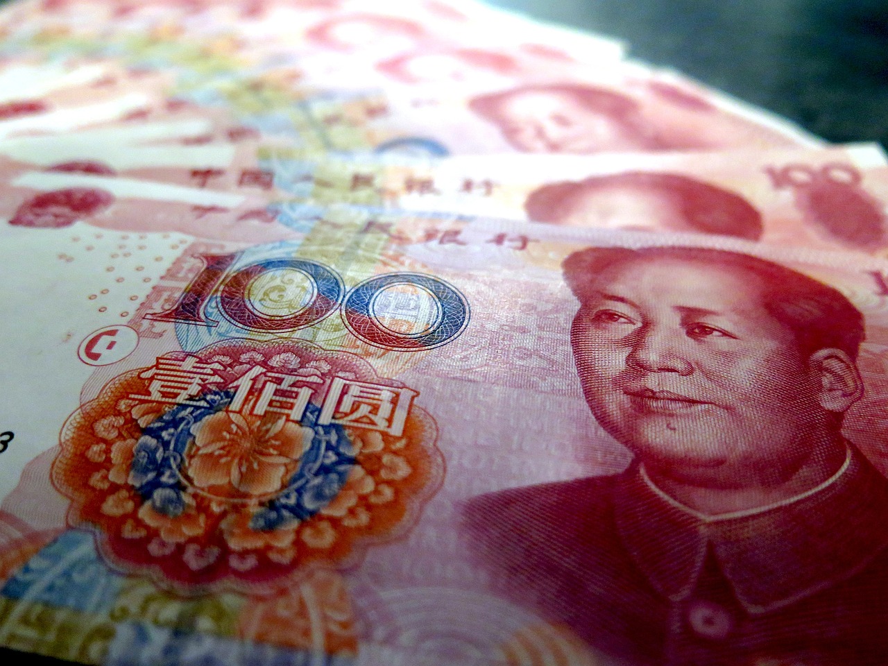 Cárteles mexicanos usan sistema bancario de China para lavar dinero, dice la DEA