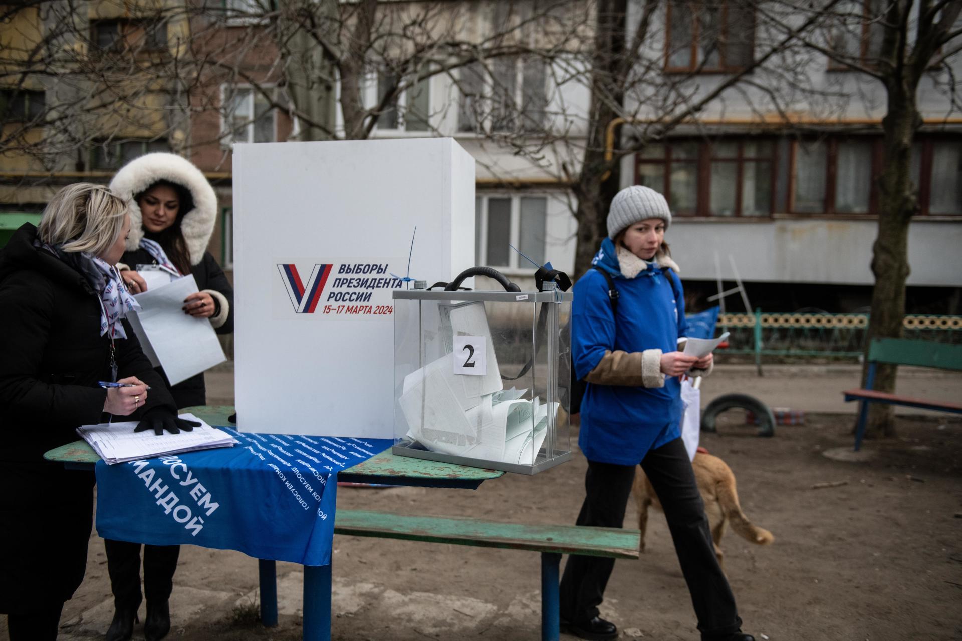 Comienzan en Rusia elecciones donde el dictador Putin compite sin rival