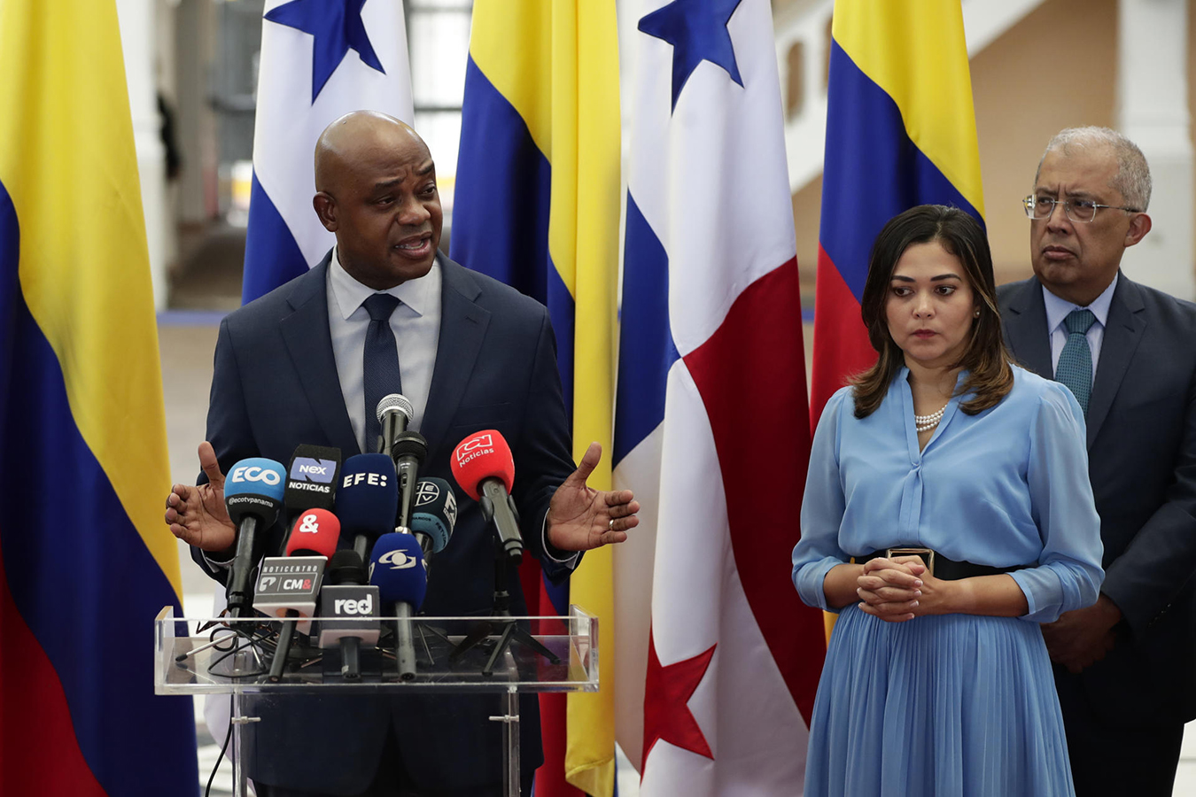 Panamá y Colombia dicen que no han "abandonado" a los migrantes en Darién