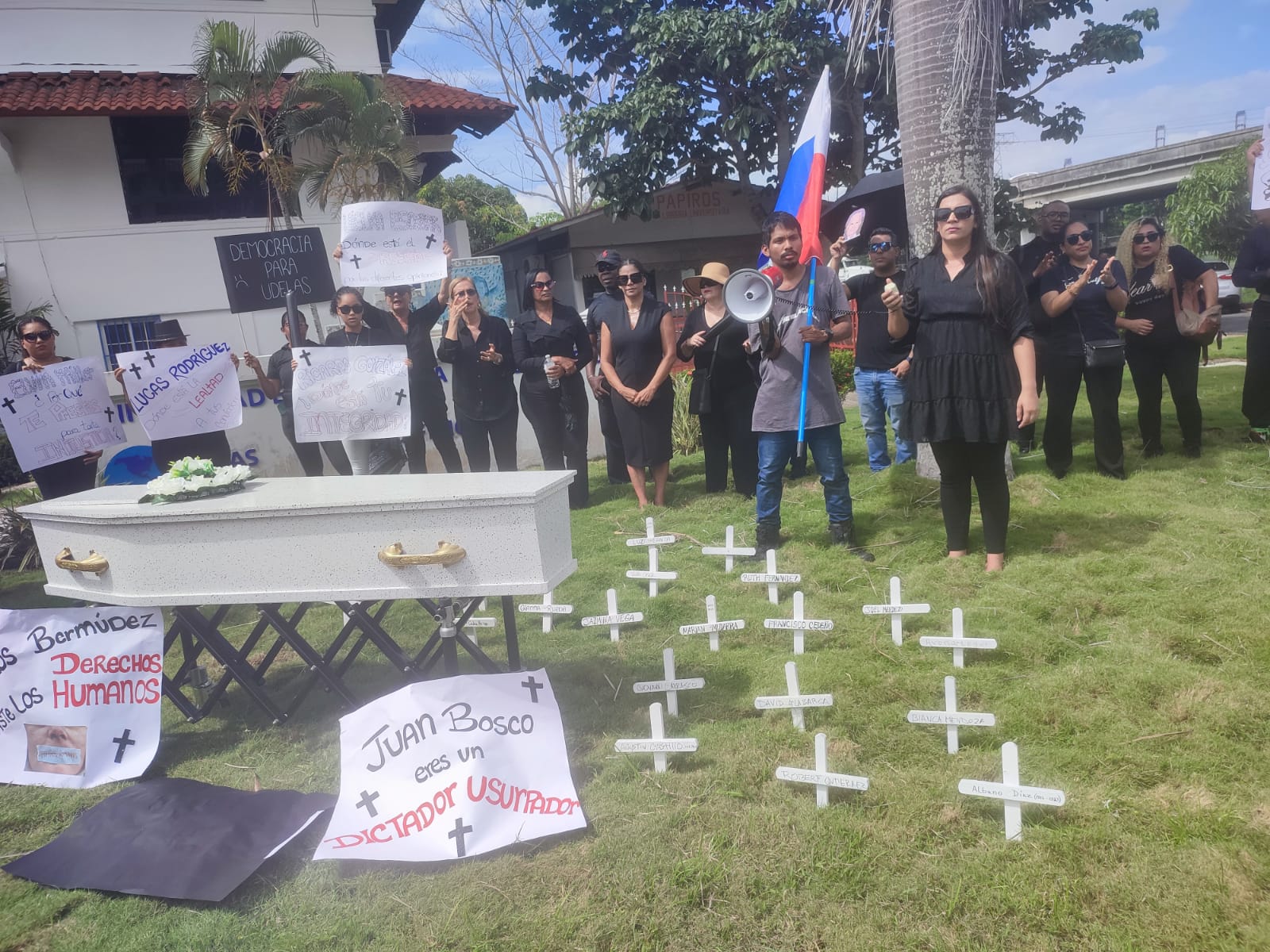 Seguidores de rectora electa, Gianna Rueda, denuncian destituciones y persecución en UDELAS