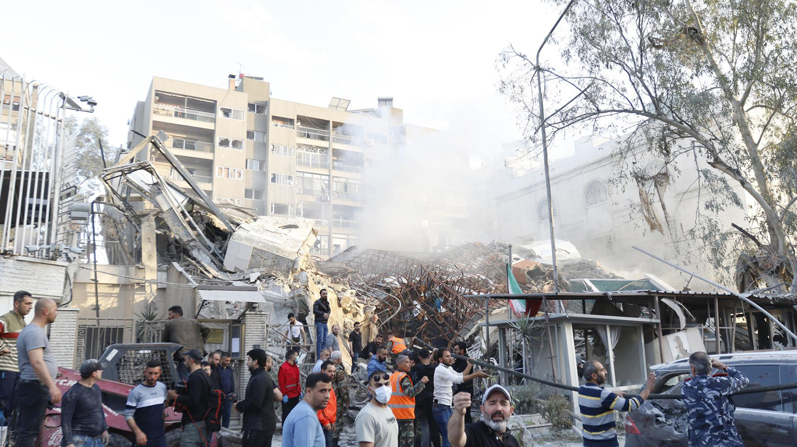 Israel bombardea consulado de Irán en Damasco