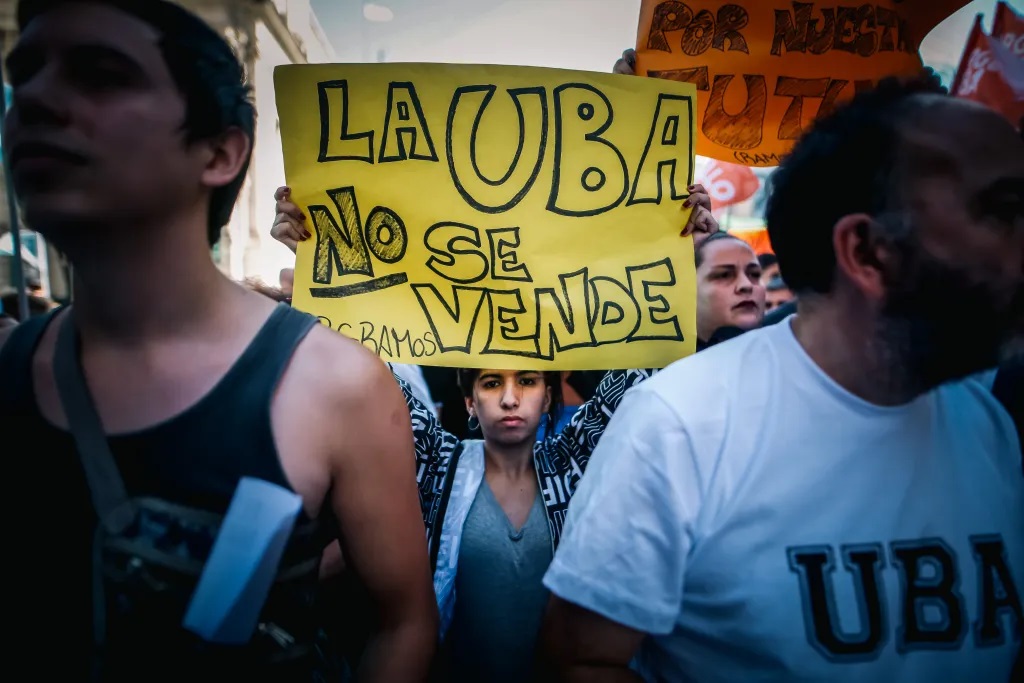 Universitarios argentinos se levantan contra Milei