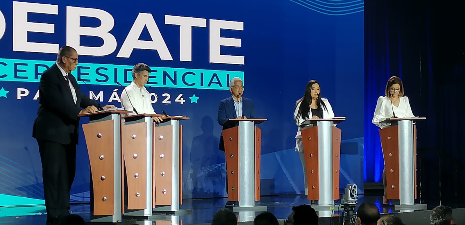 Candidatos a vicepresidente debaten en la Universidad de Panamá sobre Educación