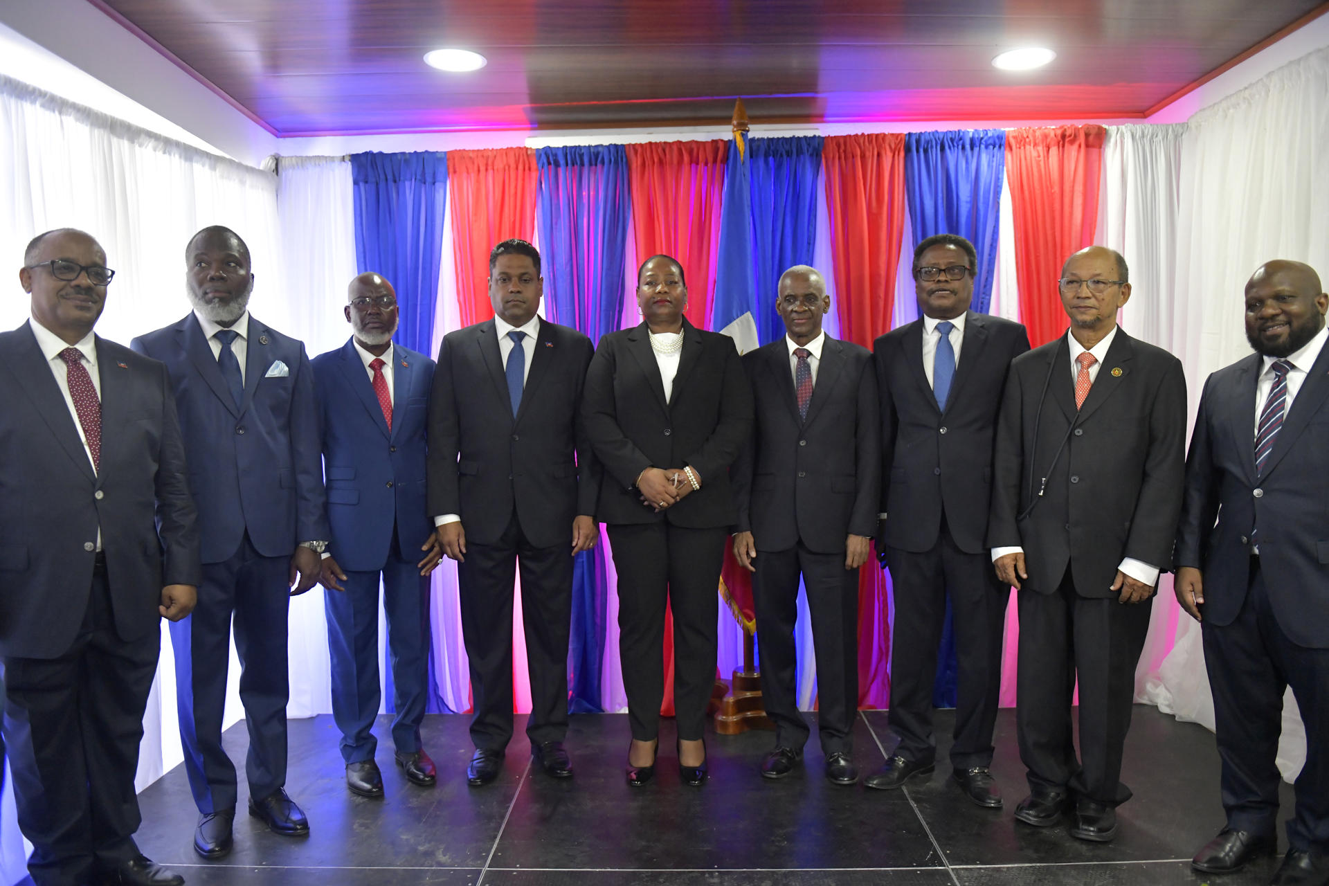 El Consejo de Transición toma las riendas de Haití con el anhelo de unas nuevas elecciones
