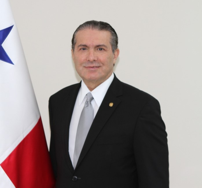 Figura de Roberto Henríquez toma fuerza para presidir CD