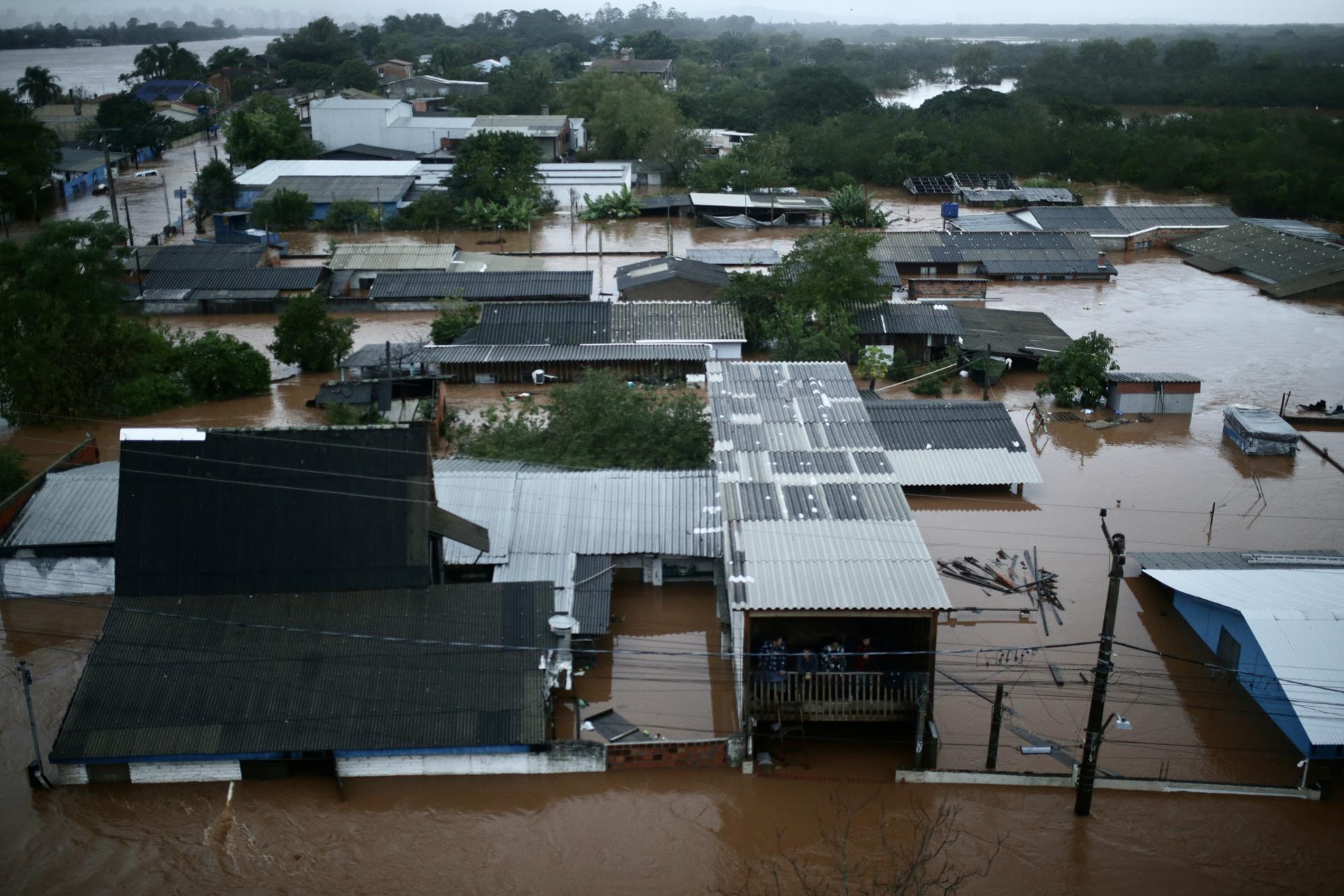 Devastadoras inundaciones en Brasil causan por lo menos 37 muertos