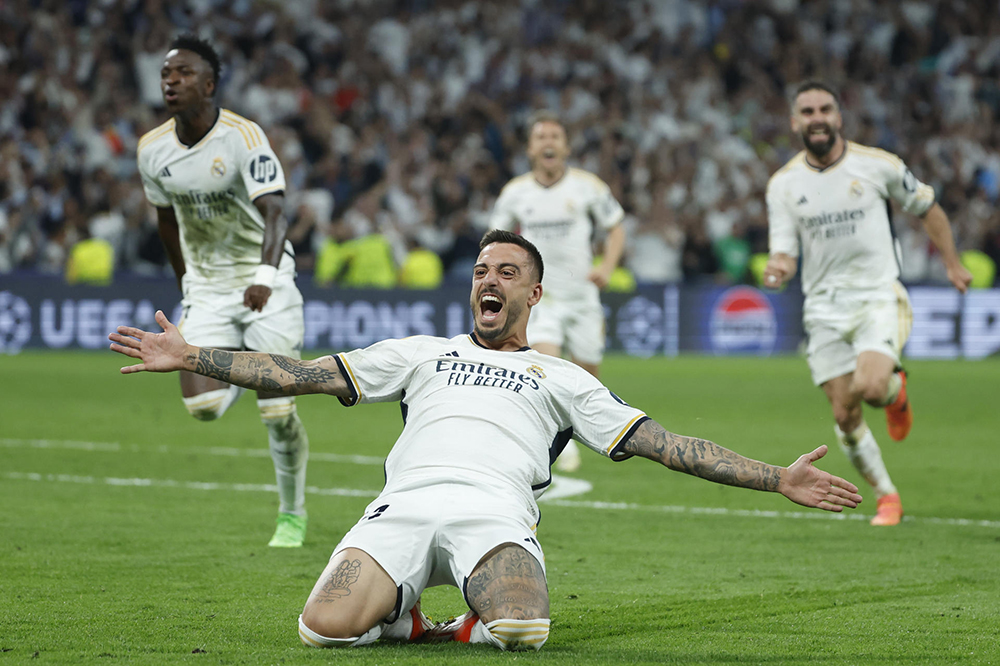 Joselu resucita el Real Madrid con 2-1 de los imposibles