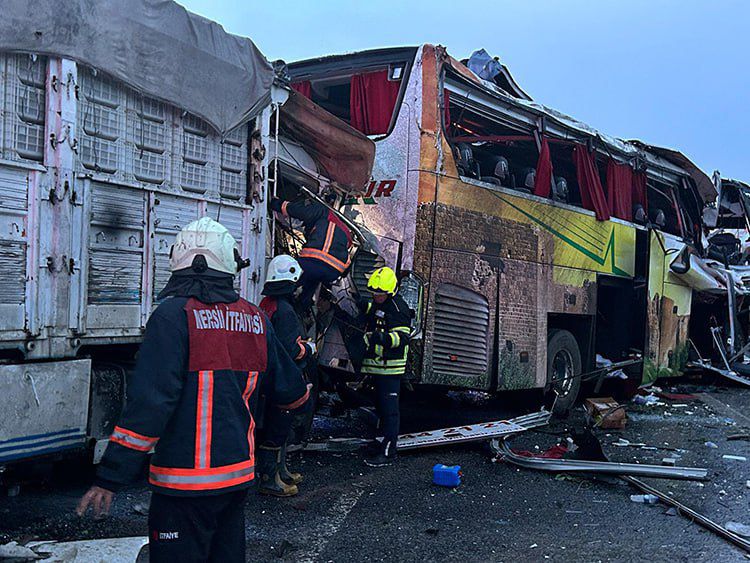 Mueren 10 personas por accidente de autobús en Turquía