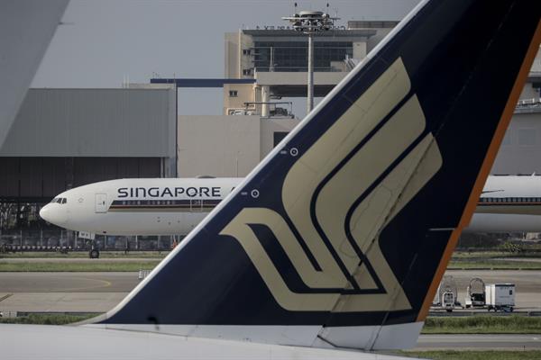 Fuertes turbulencias provocan un muerto y heridos graves en vuelo entre Londres y Singapur