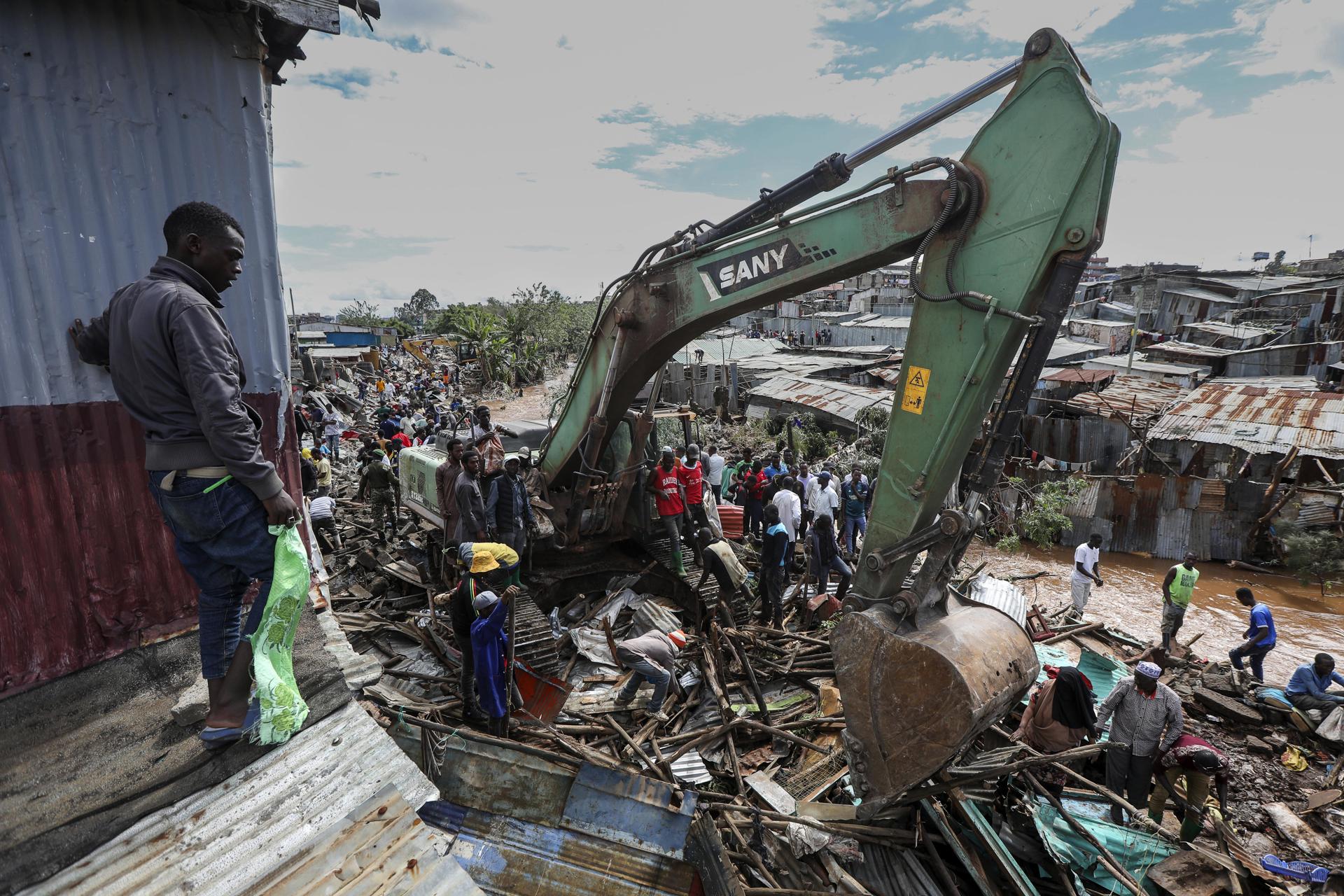 Más de 210 muertos y 165,000 saldo de inundaciones en Kenia