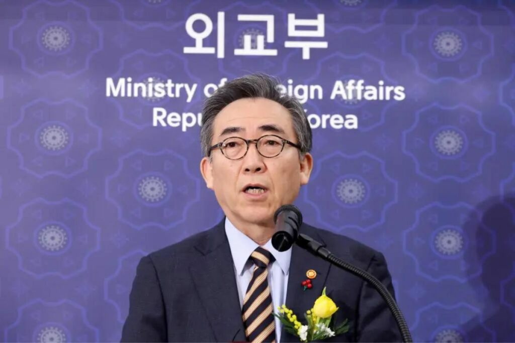 Canciller surcoreano se reúne con embajadores latinoamericanos para ampliar la cooperación
