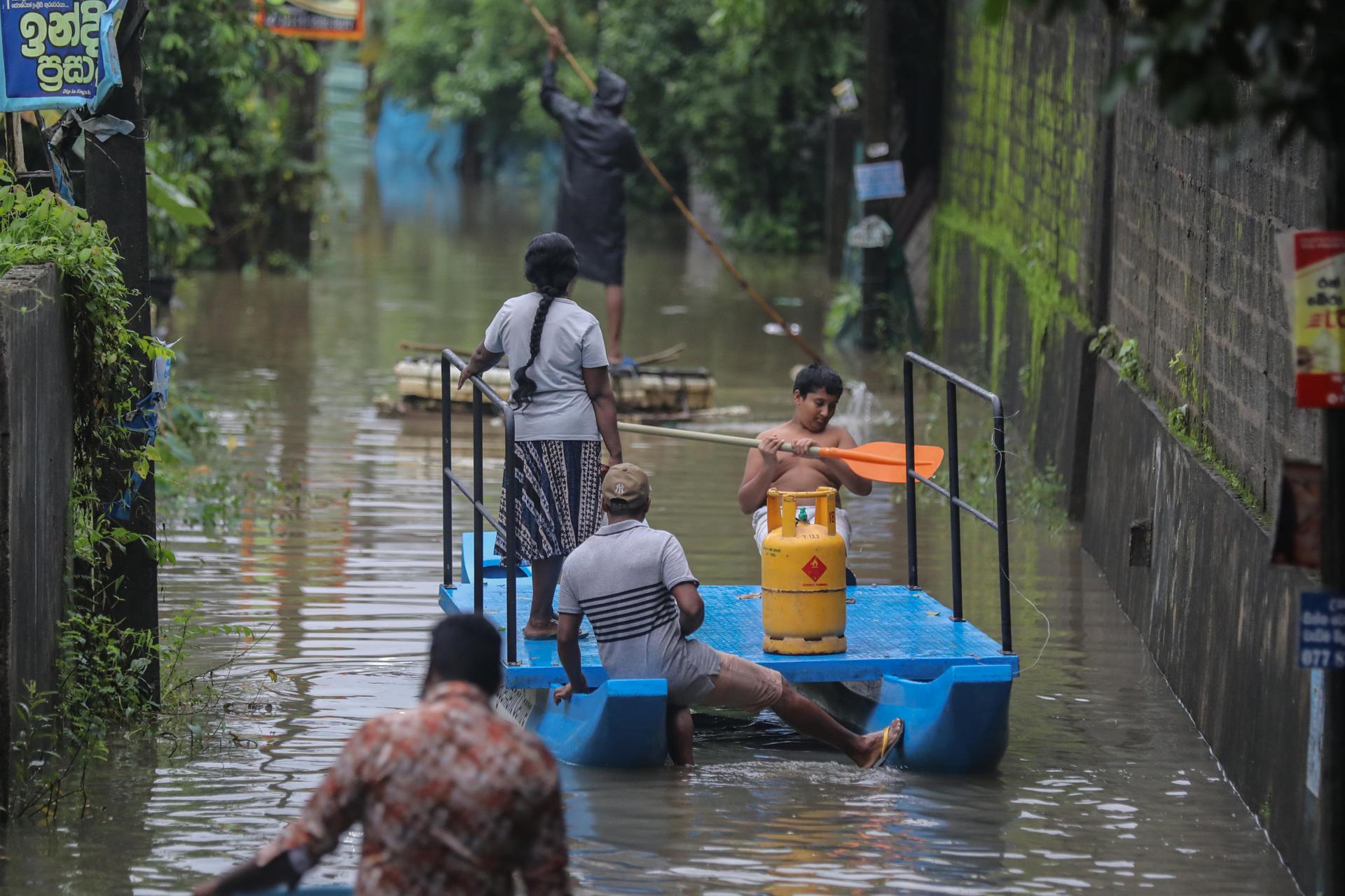Se eleva a 26 los muertos por las inundaciones en Sri Lanka