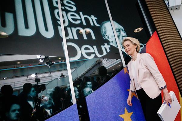 Parlamento Europeo se escora a la derecha, pero derrota a los euroescépticos