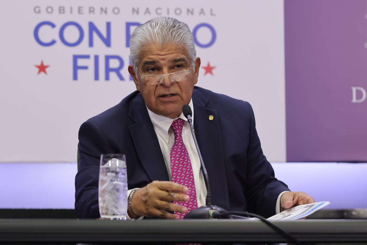 Mulino convoca cumbre regional para abordar crisis en Venezuela