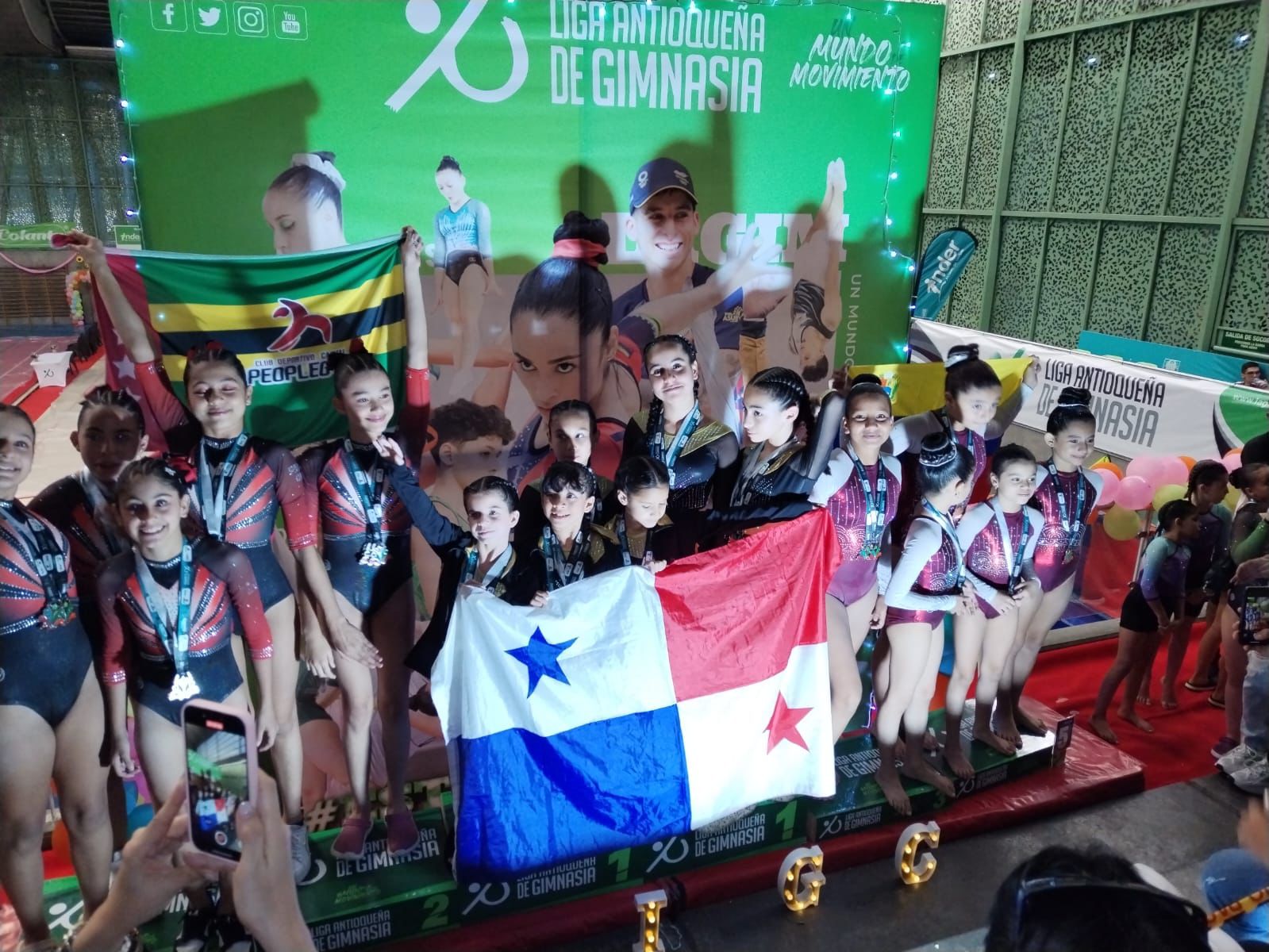 Panamá logra 43 medallas de oro en gimnasia en campeonato en Colombia