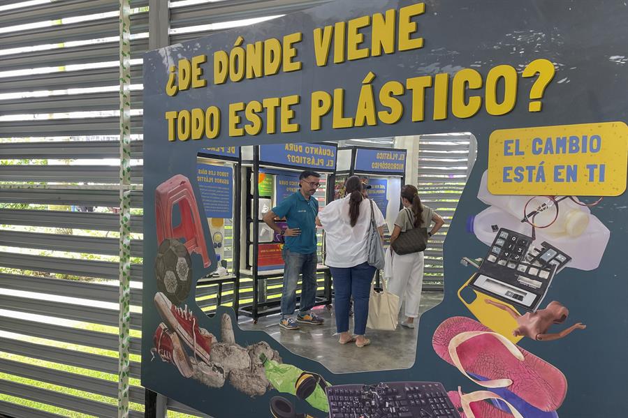 Lanzan campaña contra problema de plástico en los ríos