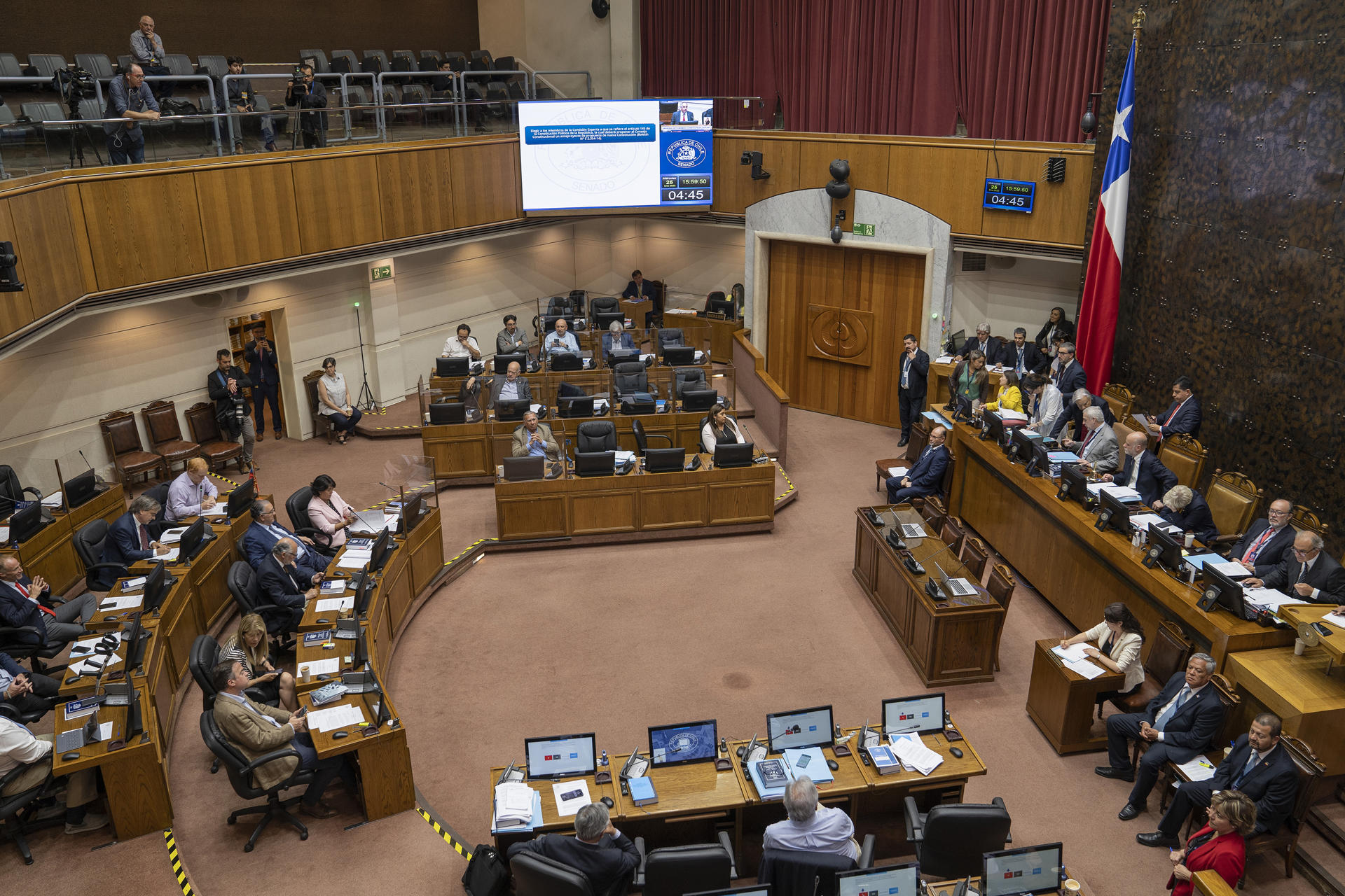 Senado de Chile aprueba resolución para solicitar a la CPI detener a Maduro