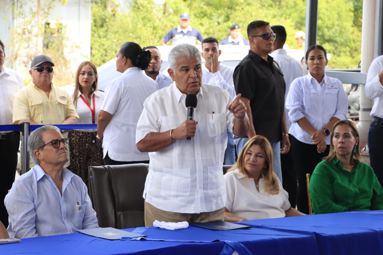 Mulino da orden de retomar construcción de hospital de Bugaba