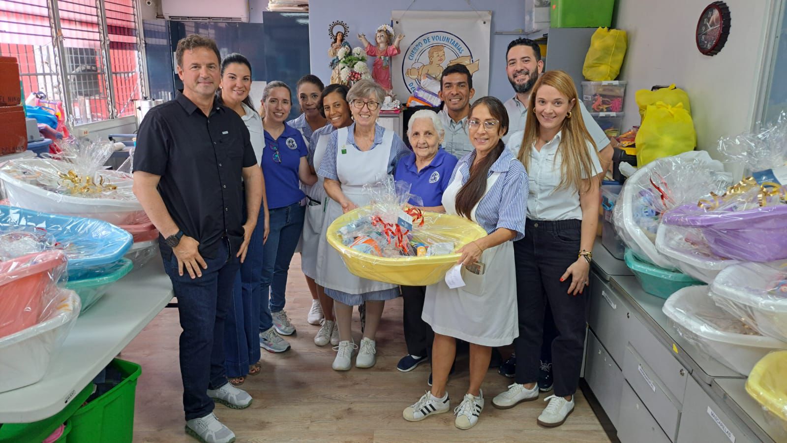 Fundación Lymber entrega canastillas al Hospital del Niño