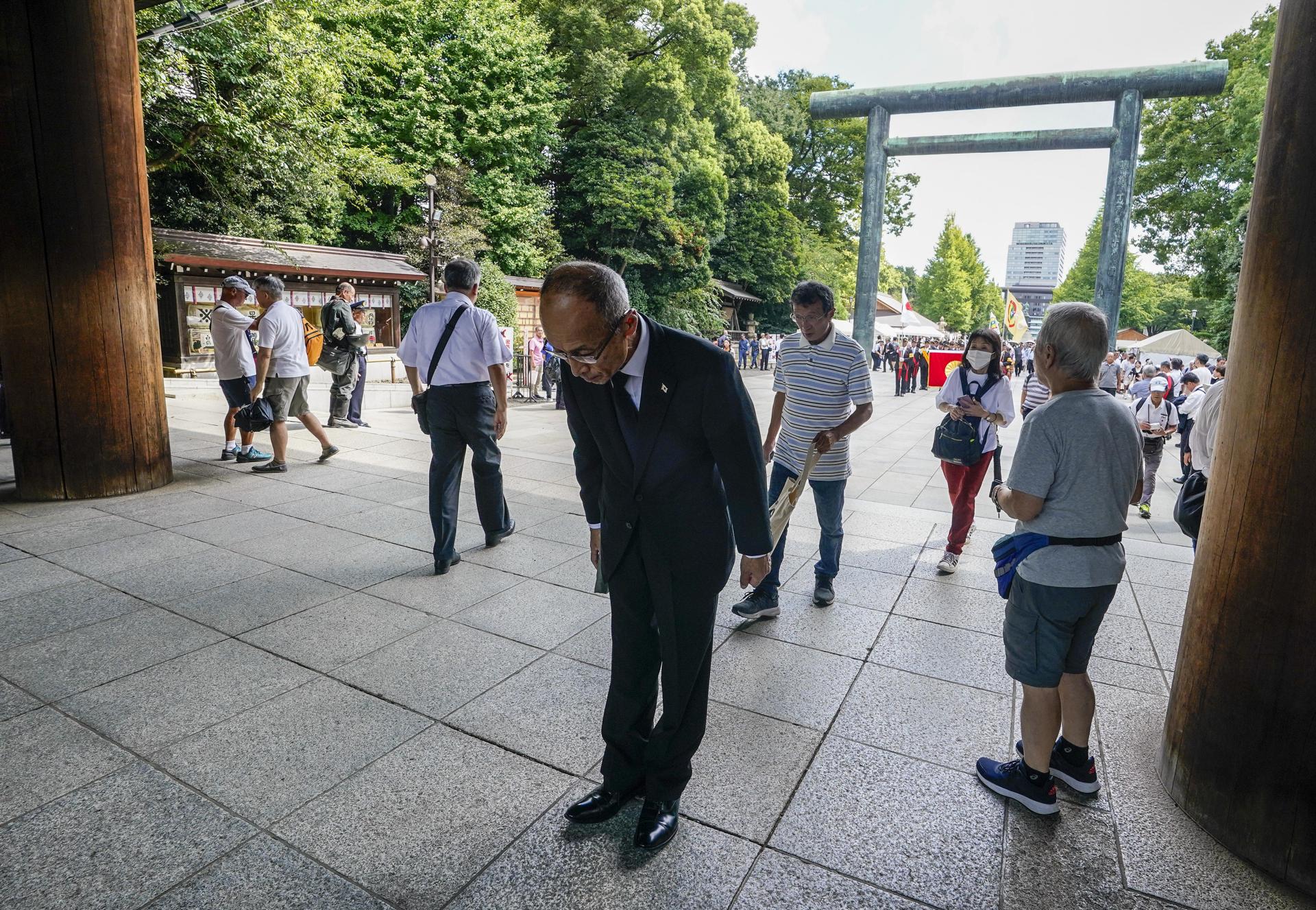 Japón llora víctimas de la II Guerra Mundial en el 79 aniversario de su rendición