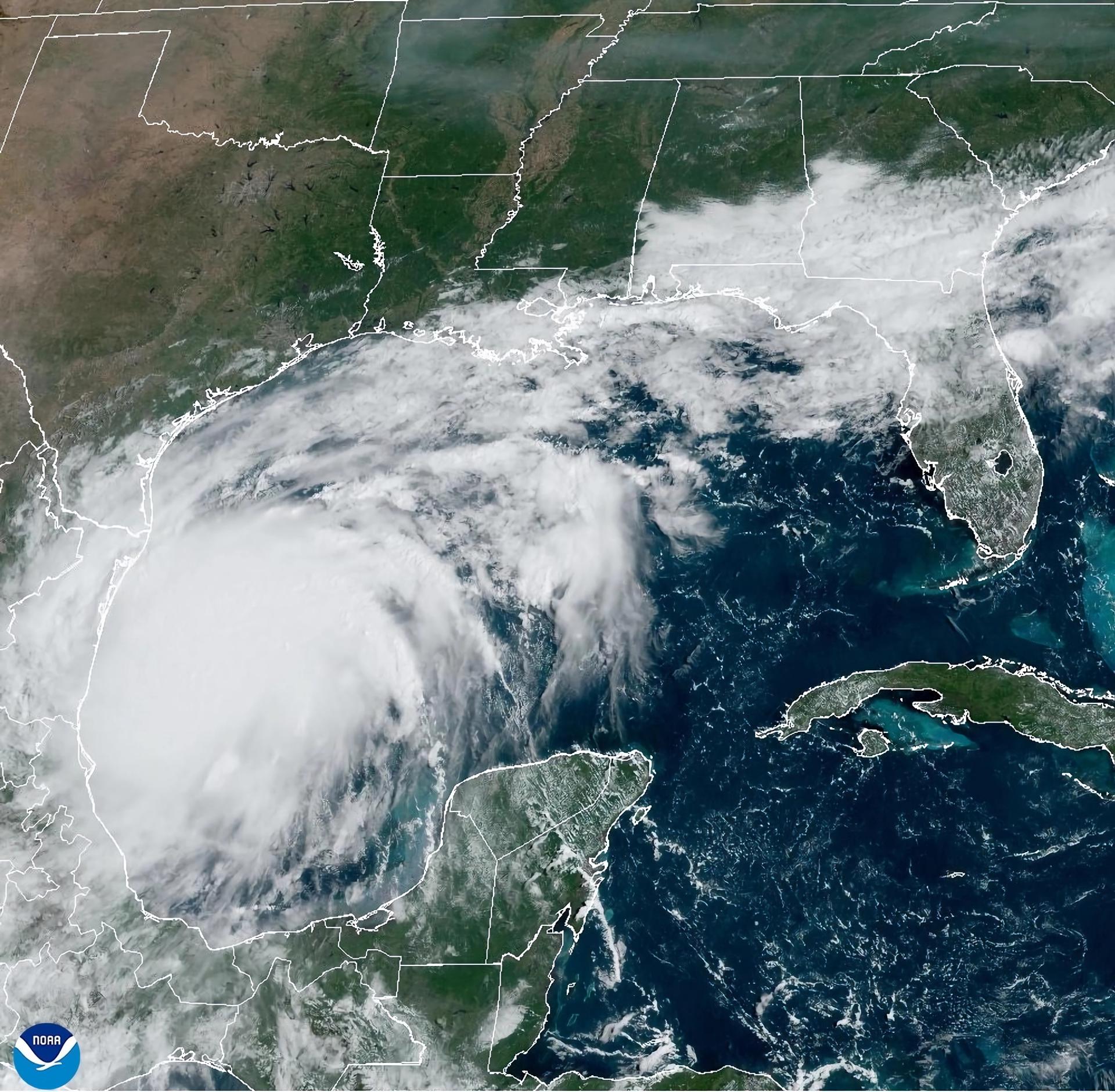 Tormenta tropical Francine, amenaza como huracán la costa de EE UU