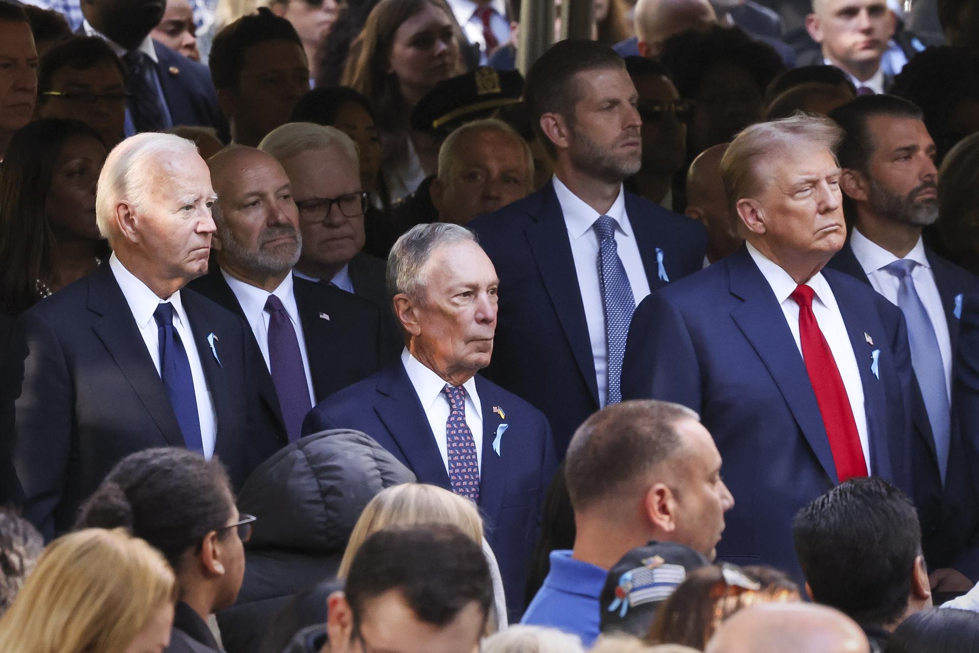 Biden con una gorra de Trump, imagen sorprendente de una campaña fuera de lo común