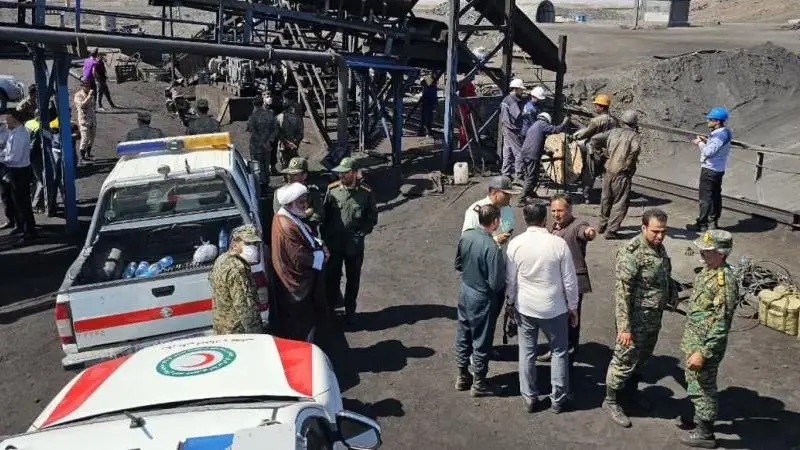 Al menos 51 muertos en la explosión de una mina de carbón en Irán