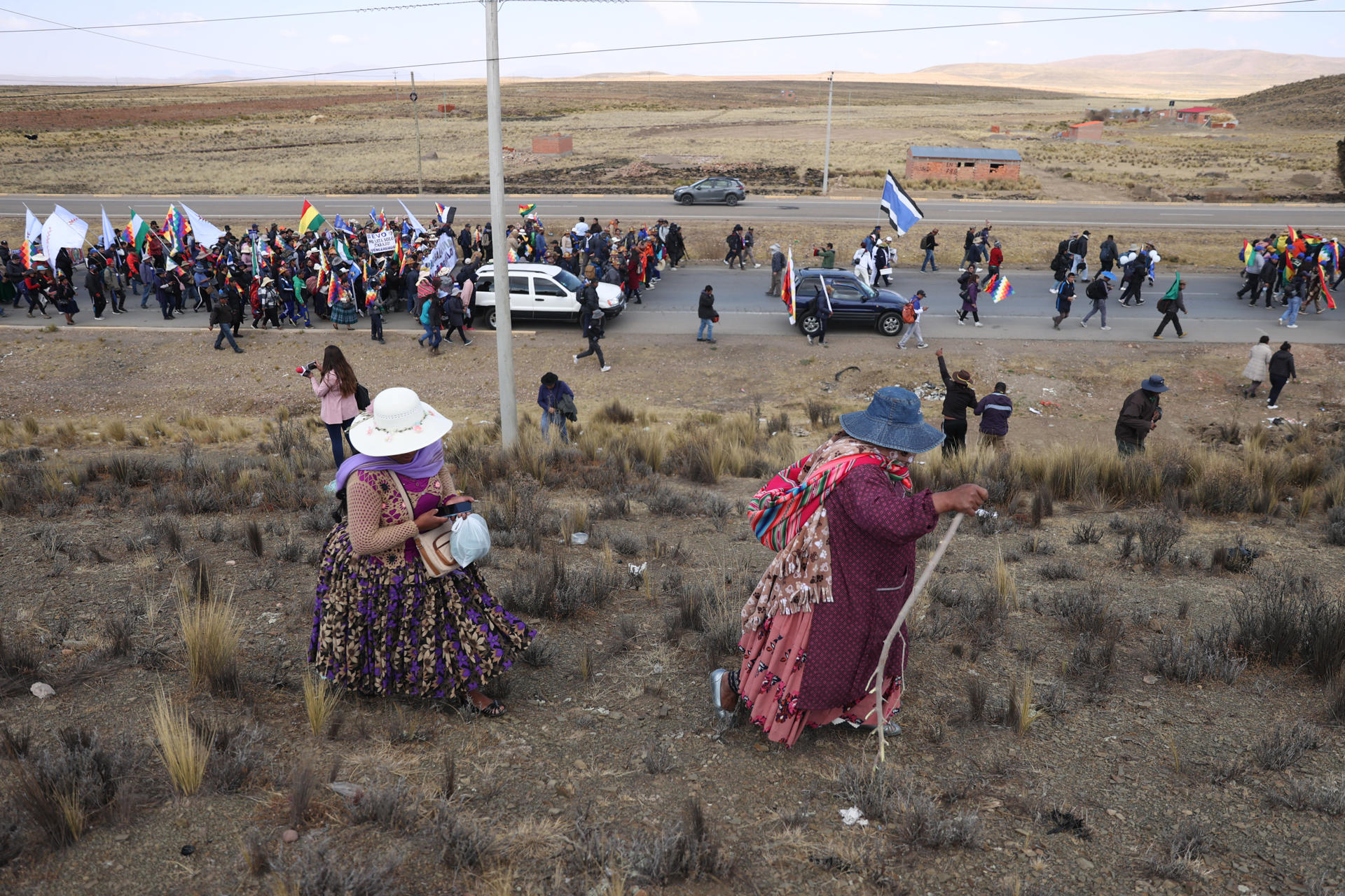 Evo Morales inicia marcha que el Gobierno boliviano señala de intento de "golpe de Estado"