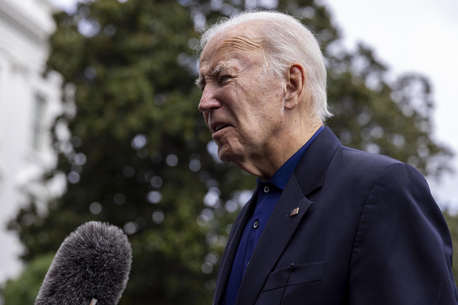 Biden propone prohibir vehículos con tecnología de China y Rusia