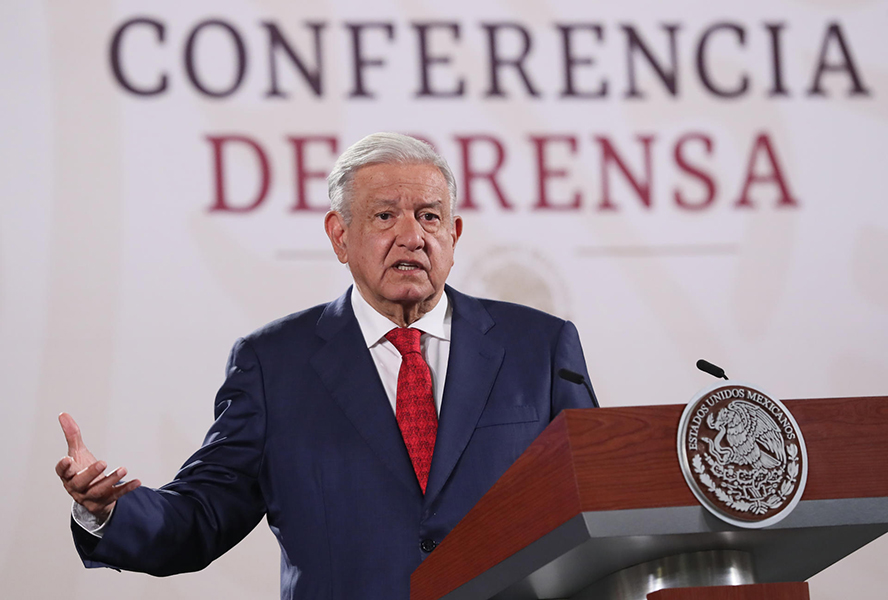 López Obrador afirma que no invitar al rey de España es para que haya "respeto a México"