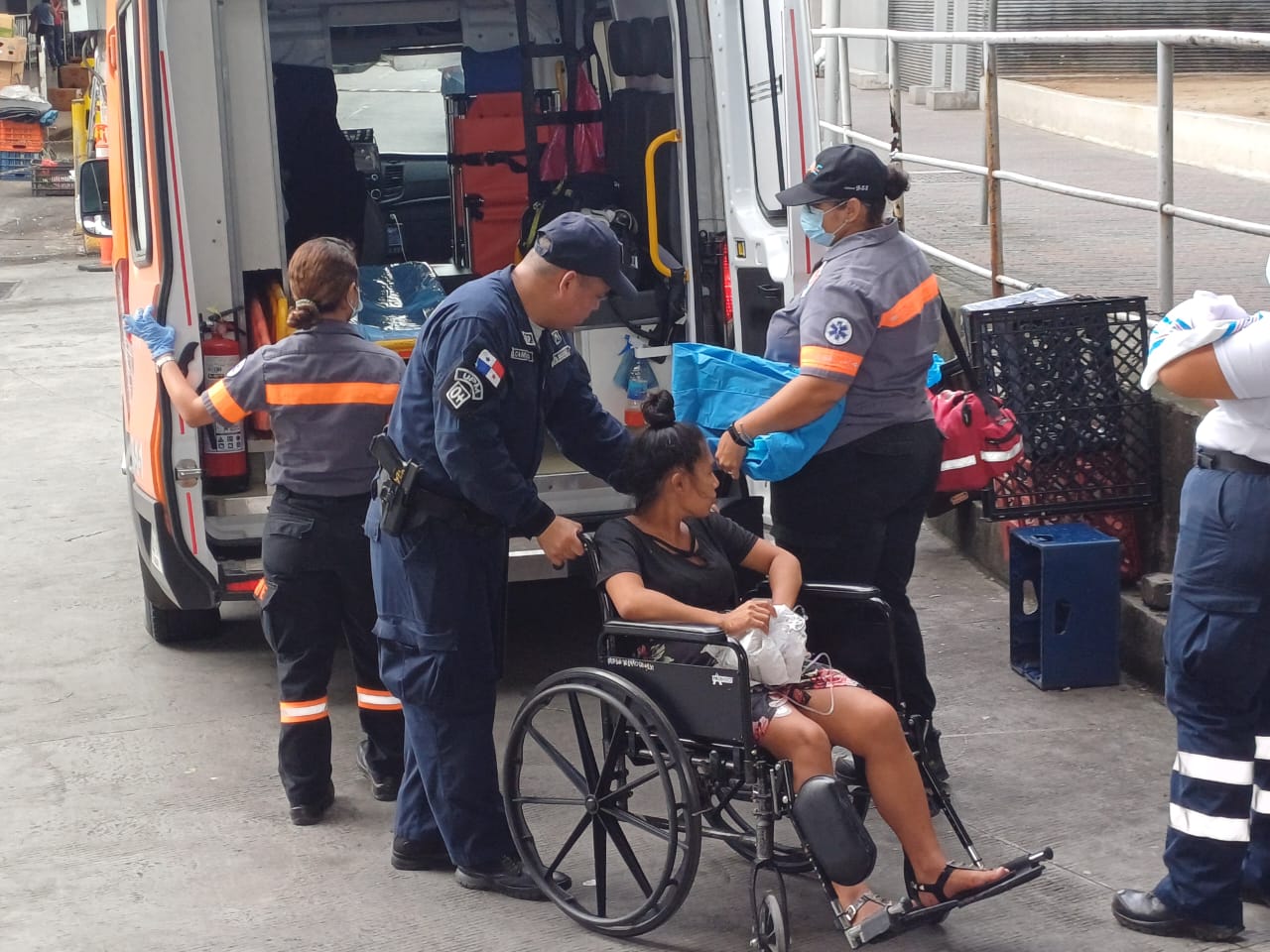 Mujer da a luz en la estación del Metro de San Miguelito