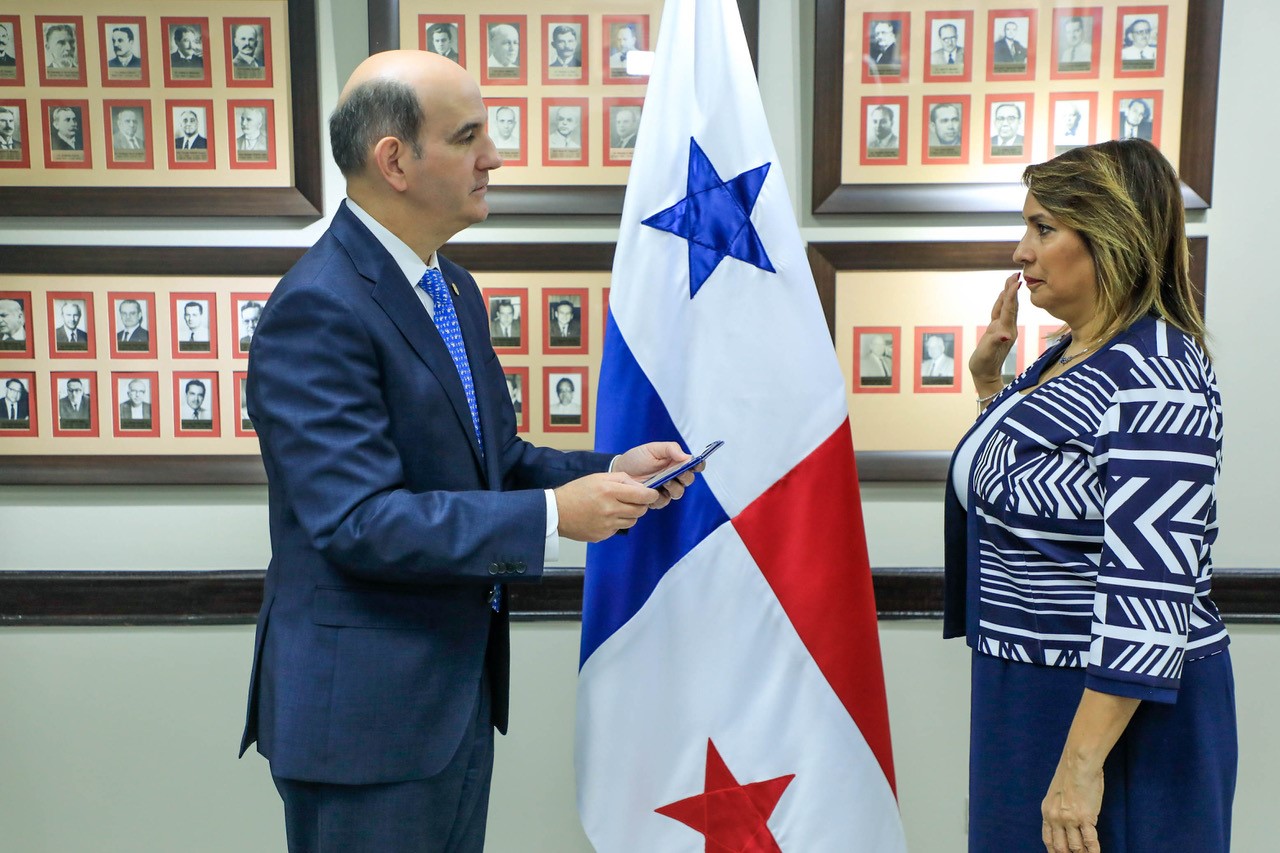 Toma posesión nueva directora de la Lotería Nacional de Beneficencia