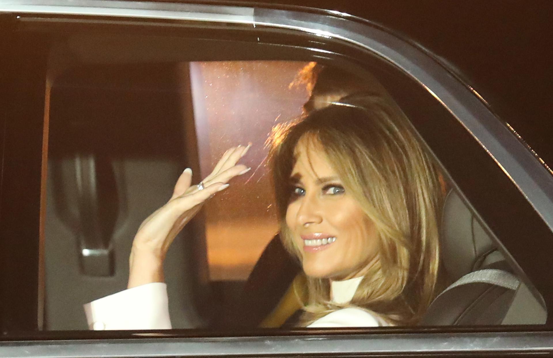 Indignación en EE UU con televisión rusa que mostró fotos de Melania Trump desnuda